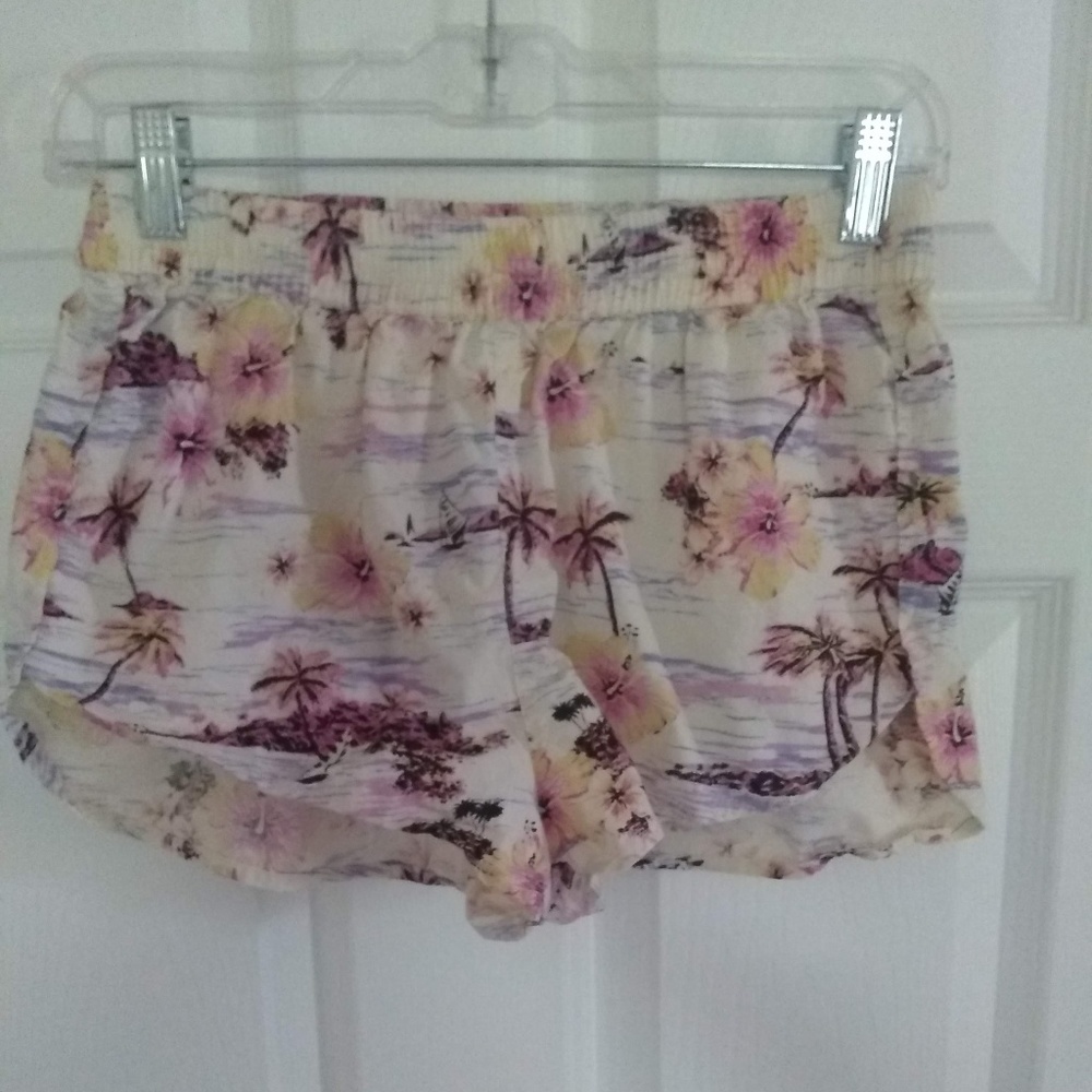 Billabone Topical Print Shorts Size S (Juniors)